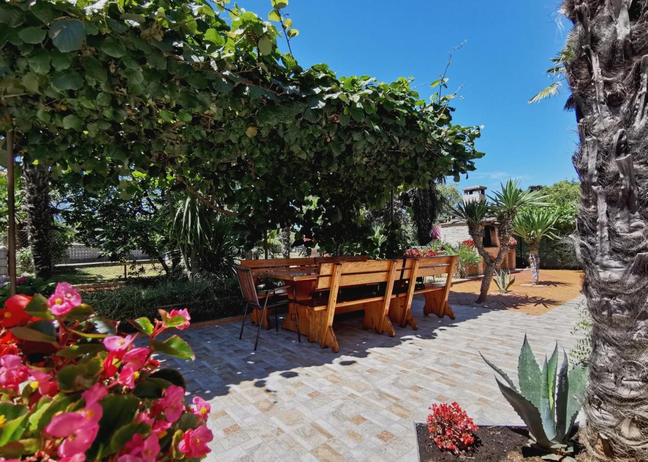 App & Room Le Palme Умаг Екстериор снимка