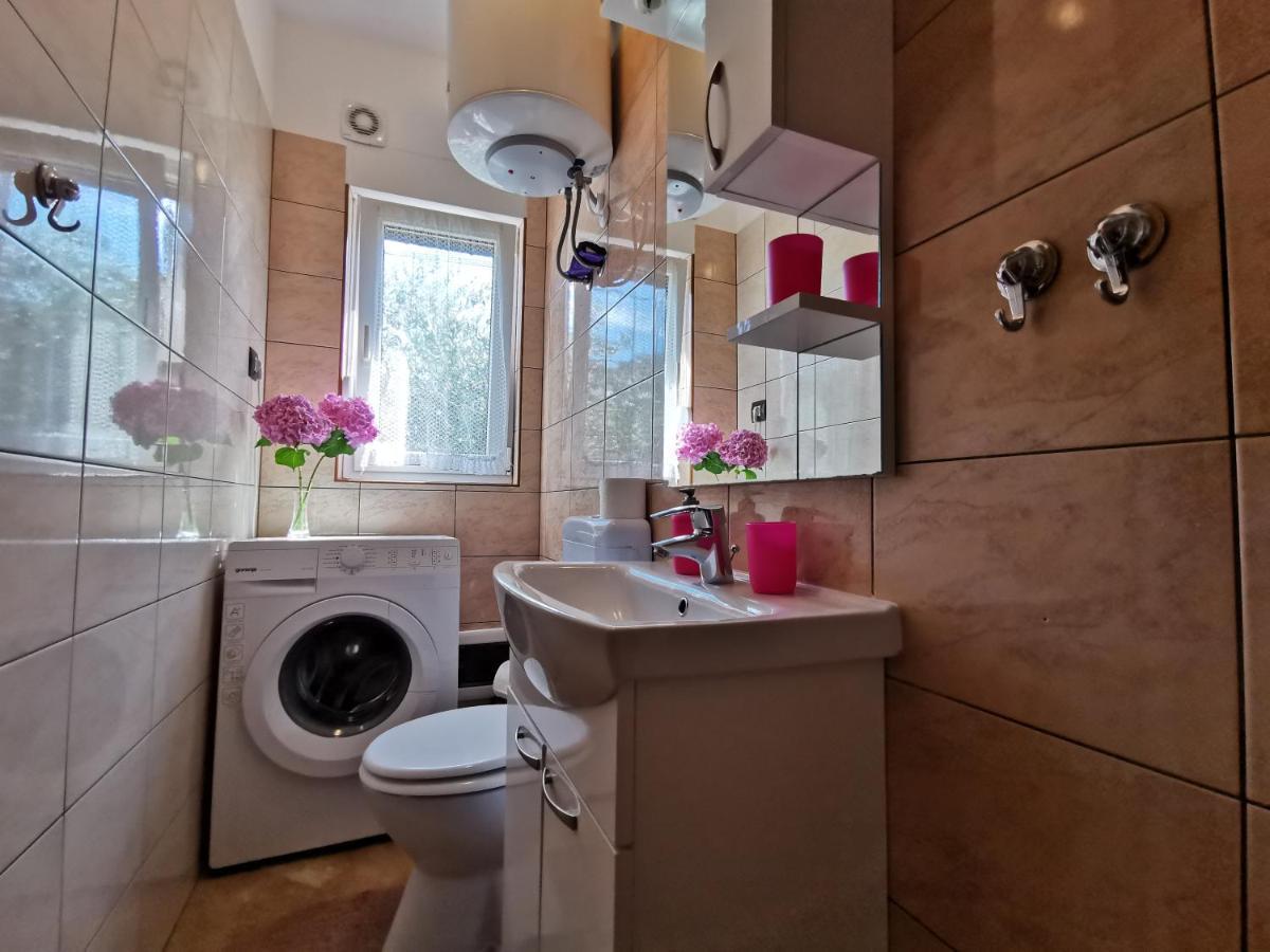 App & Room Le Palme Умаг Екстериор снимка