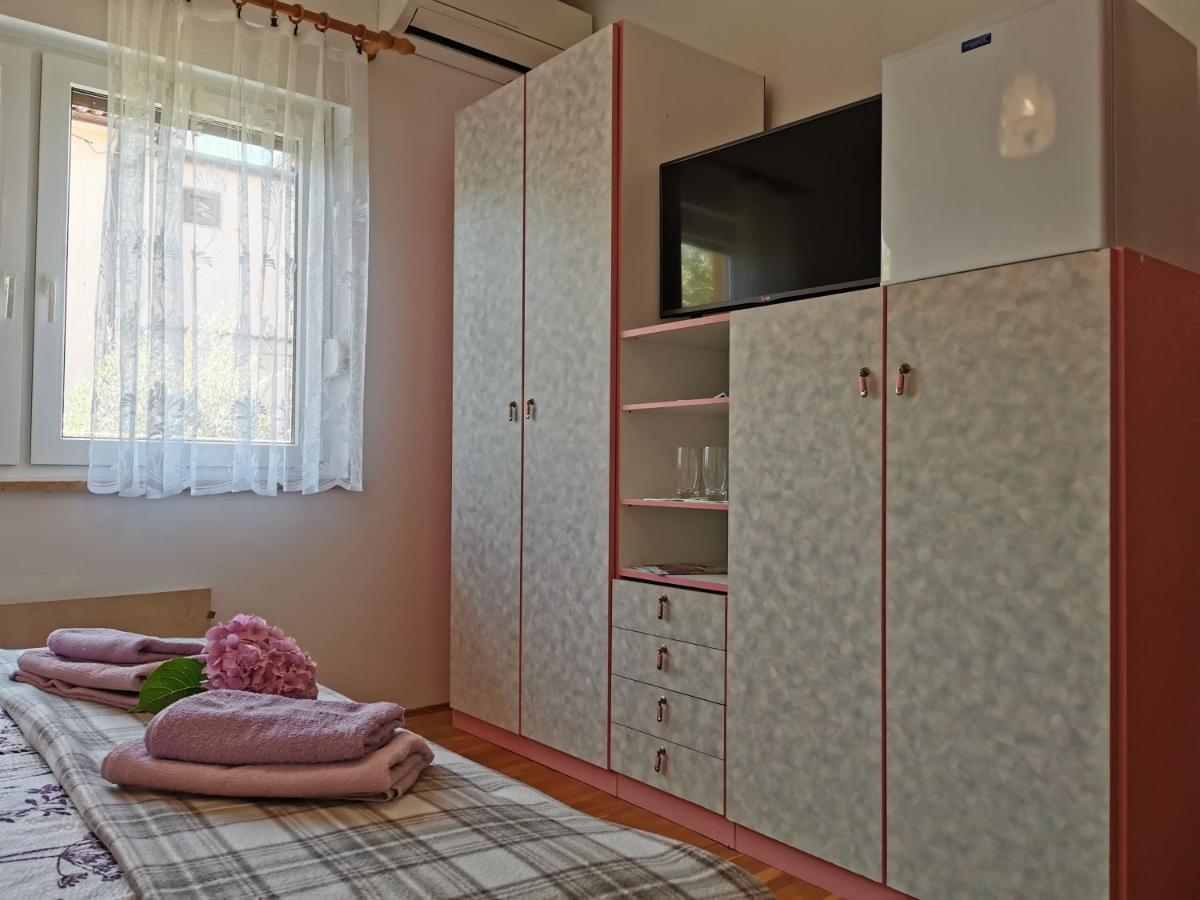 App & Room Le Palme Умаг Екстериор снимка